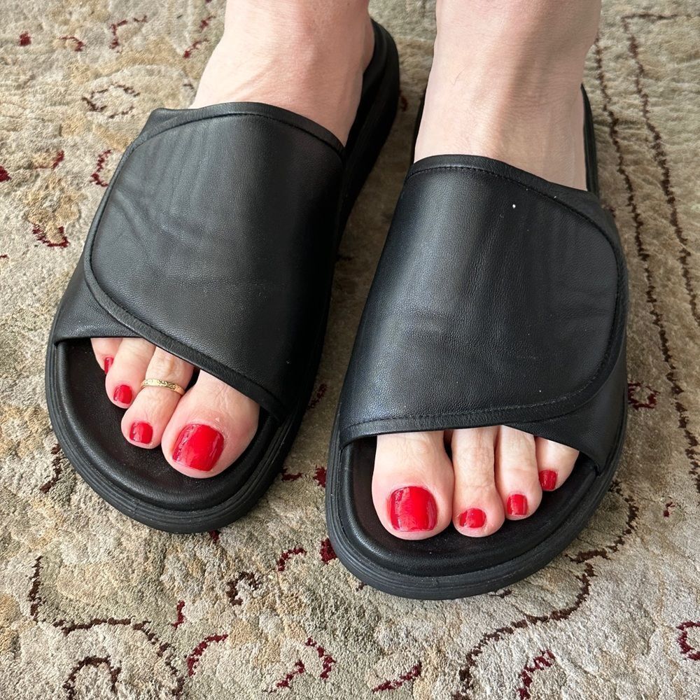 Helmut Lang slides. Black leather. - Picture 1 of 8